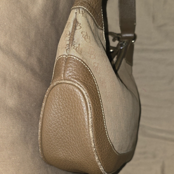 The Dooney & Bourke Signature Hobo Bag - Picture 4 of 10